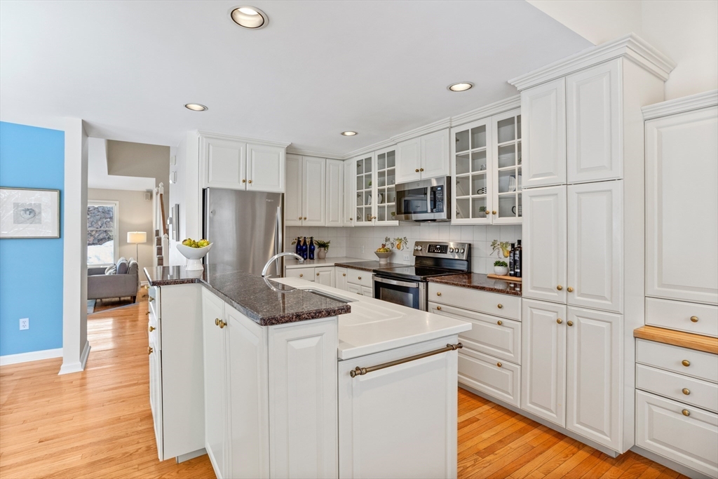 183 Bishops Forest Drive, Unit 183 Waltham, MA 02452 - Photo 7 of 37