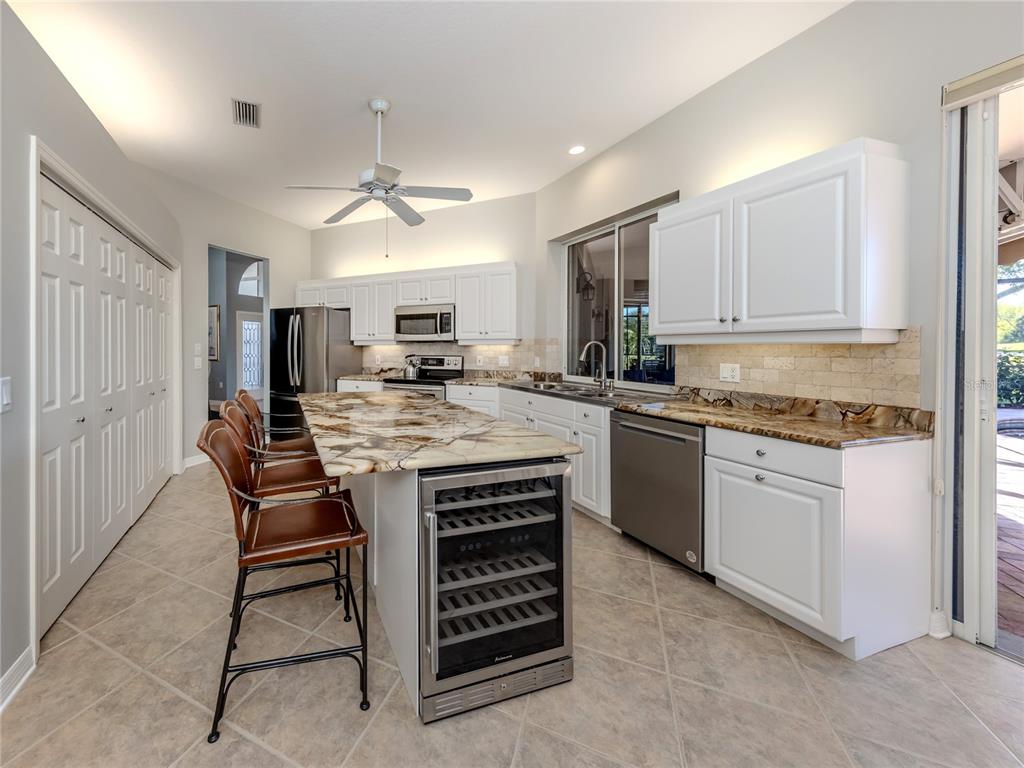 406 Trenwick Lane Venice, FL 34293 - Photo 12 of 60