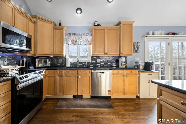 $414,900 | 43 Woodycrest Road, Meriden, CT 06451