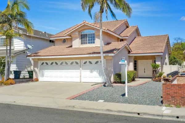 $948,888 | 2214 Brookhaven Pass, Vista, CA 92081