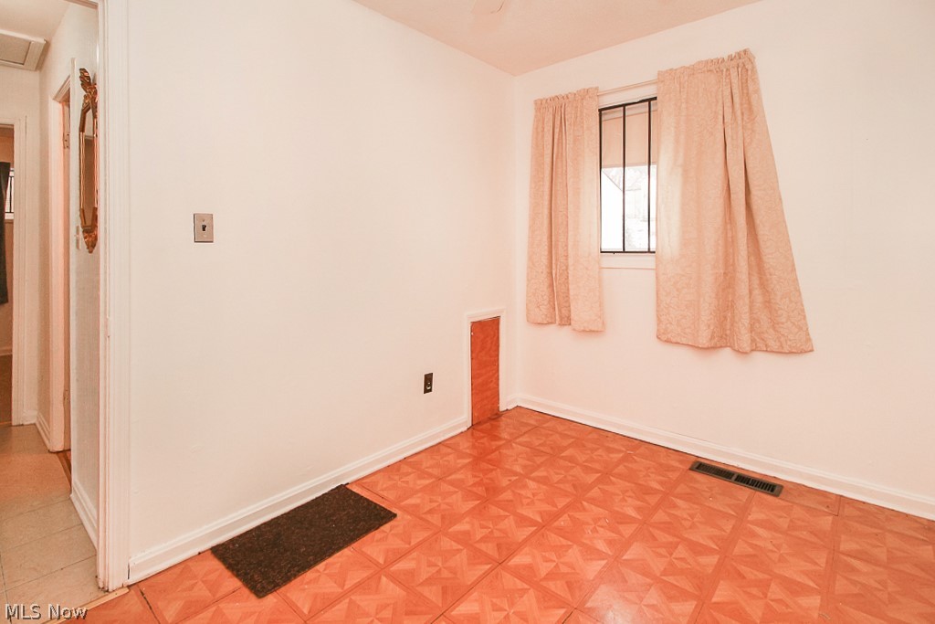 4406 Wyatt Road Cleveland, OH 44128 - Photo 20 of 31 Bedroom 3