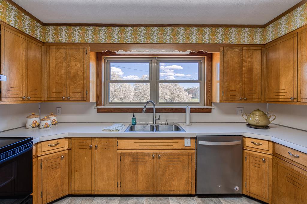 2915 Airport Road Marble, NC 28905 - Photo 14 of 51