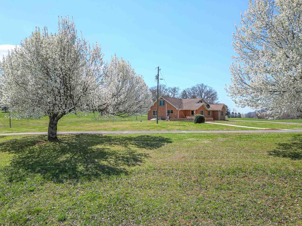 2915 Airport Road Marble, NC 28905 - Photo 40 of 51