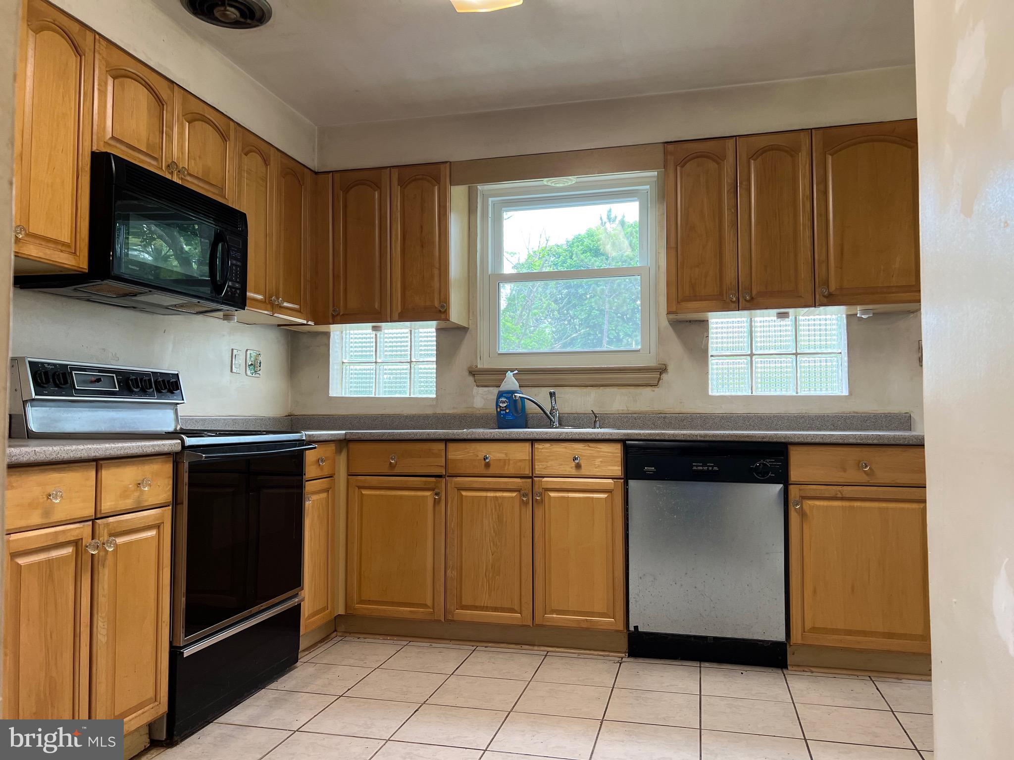 25730 Ridge Road Damascus, MD 20872 - Photo 3 of 34 Gallery Image 3