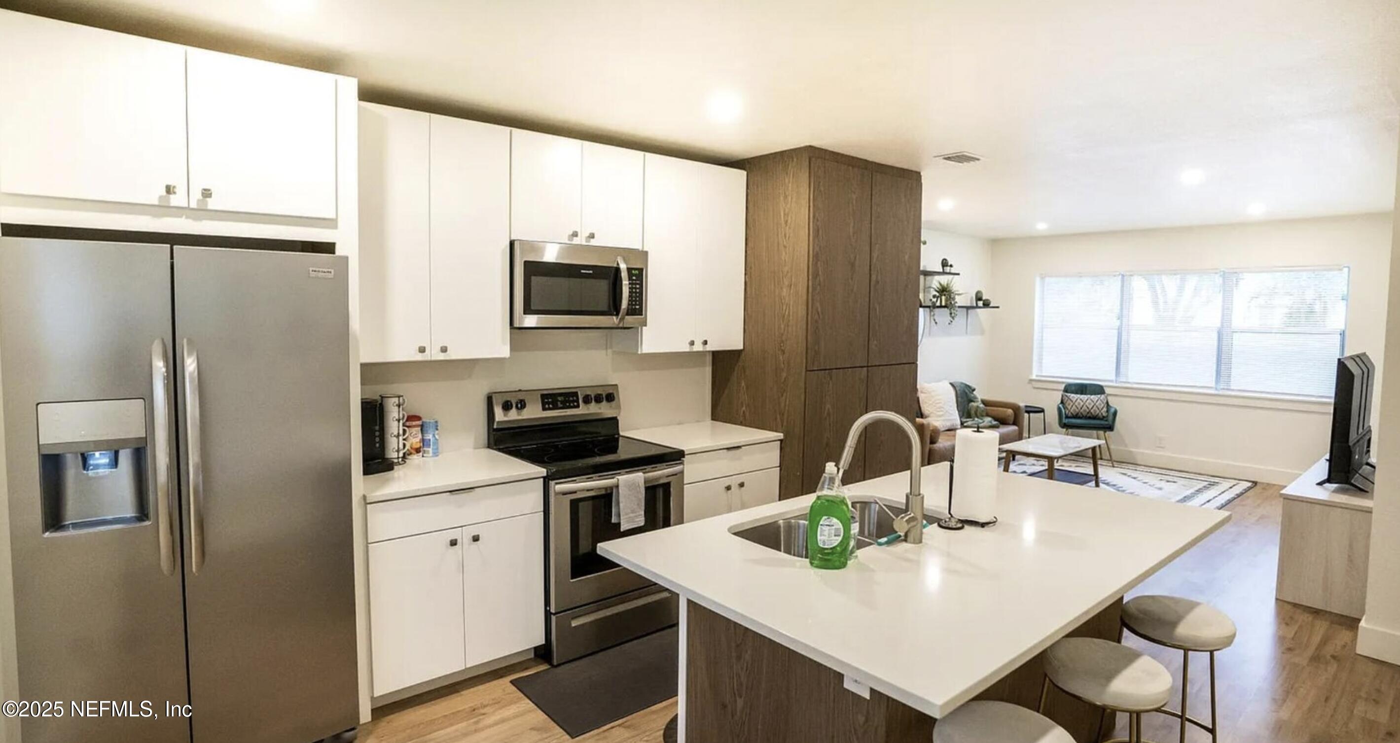 2160 Riverside Avenue Jacksonville, FL 32204 - Photo 8 of 23 Screen Shot 2025-12-31 at 10.42.20 AM