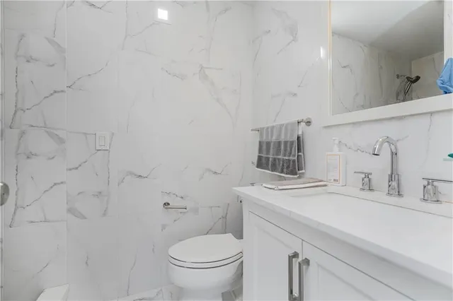 $799,918 | 675 Ocean Avenue, Unit 5J, Long Branch, NJ 07740