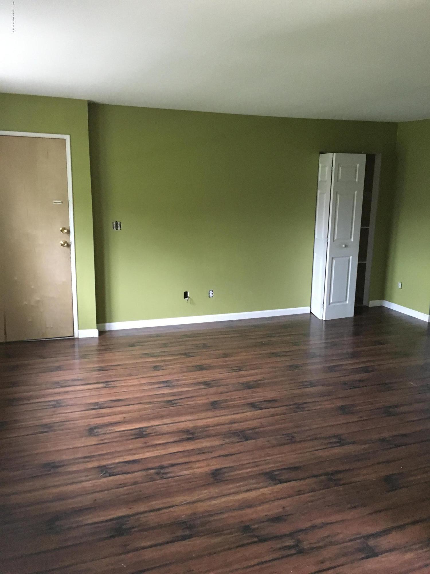 440 Cross Road Matawan, NJ 07747 - Photo 3 of 10 IMG_3032