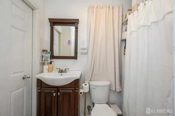 $450,000 | 107 Market Street, Perth Amboy, NJ 08861
