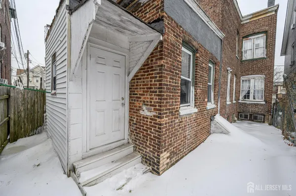 $450,000 | 107 Market Street, Perth Amboy, NJ 08861