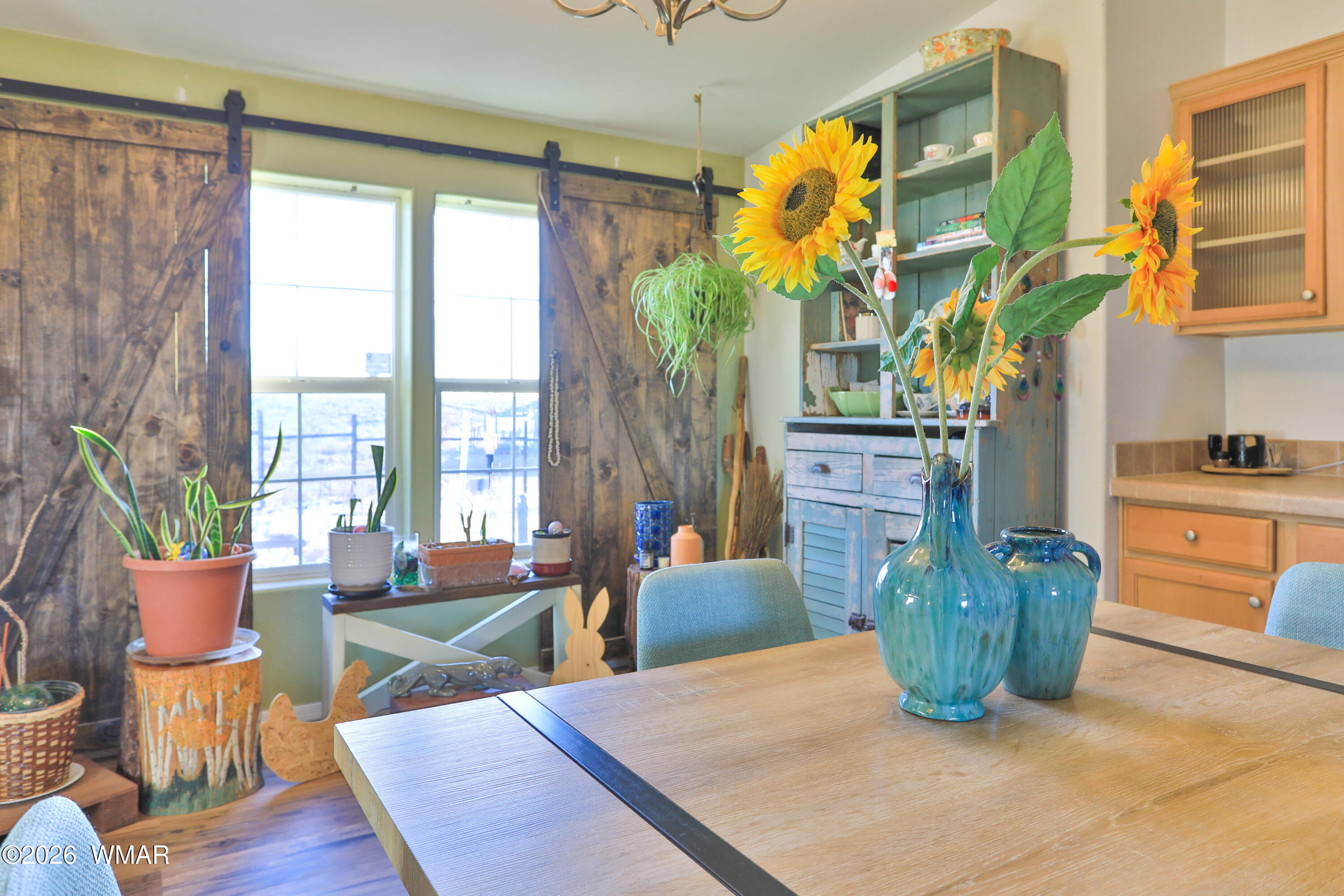 4402 McLaws Road Holbrook, AZ 86025 - Photo 2 of 46 Dining Area (1)