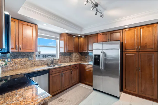$3,200 | 1160 Hillsboro Mile, Unit 904, Hillsboro Beach, FL 33062