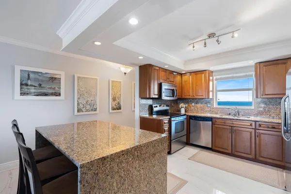 $3,200 | 1160 Hillsboro Mile, Unit 904, Hillsboro Beach, FL 33062
