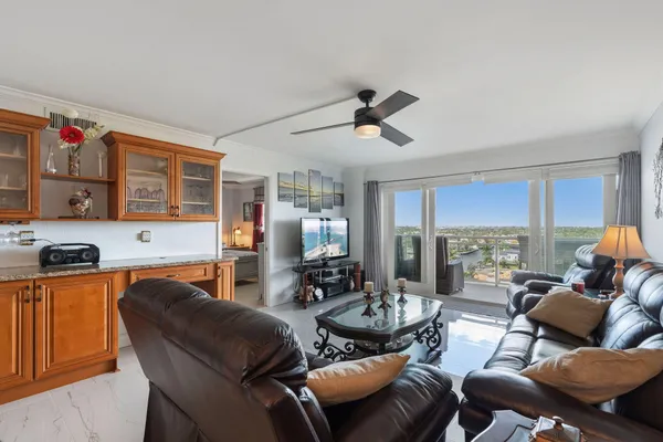 $3,200 | 1160 Hillsboro Mile, Unit 904, Hillsboro Beach, FL 33062