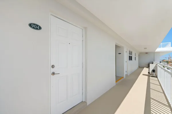 $3,200 | 1160 Hillsboro Mile, Unit 904, Hillsboro Beach, FL 33062