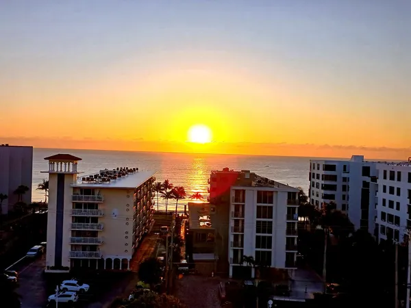 $3,200 | 1160 Hillsboro Mile, Unit 904, Hillsboro Beach, FL 33062