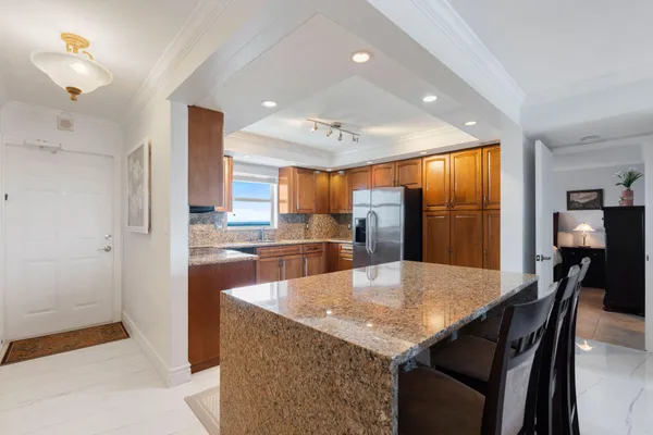 $3,200 | 1160 Hillsboro Mile, Unit 904, Hillsboro Beach, FL 33062
