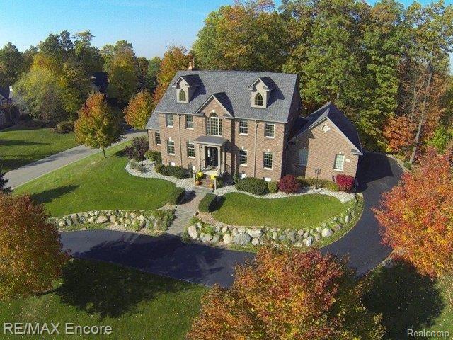 8635 Deerwood Road Clarkston, MI 48348 - Photo 1 of 58 Front_RT.jpg