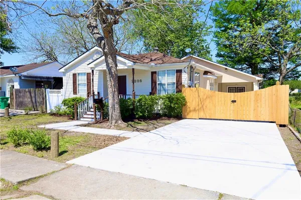 $210,000 | 2205 Claire Avenue, Gretna, LA 70053