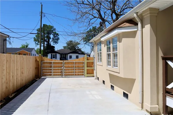 $210,000 | 2205 Claire Avenue, Gretna, LA 70053