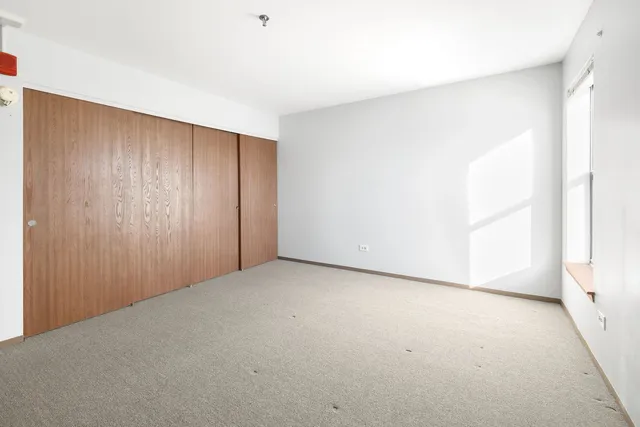 $175,900 | 3255 Kirchoff Road, Unit 306, Rolling Meadows, IL 60008