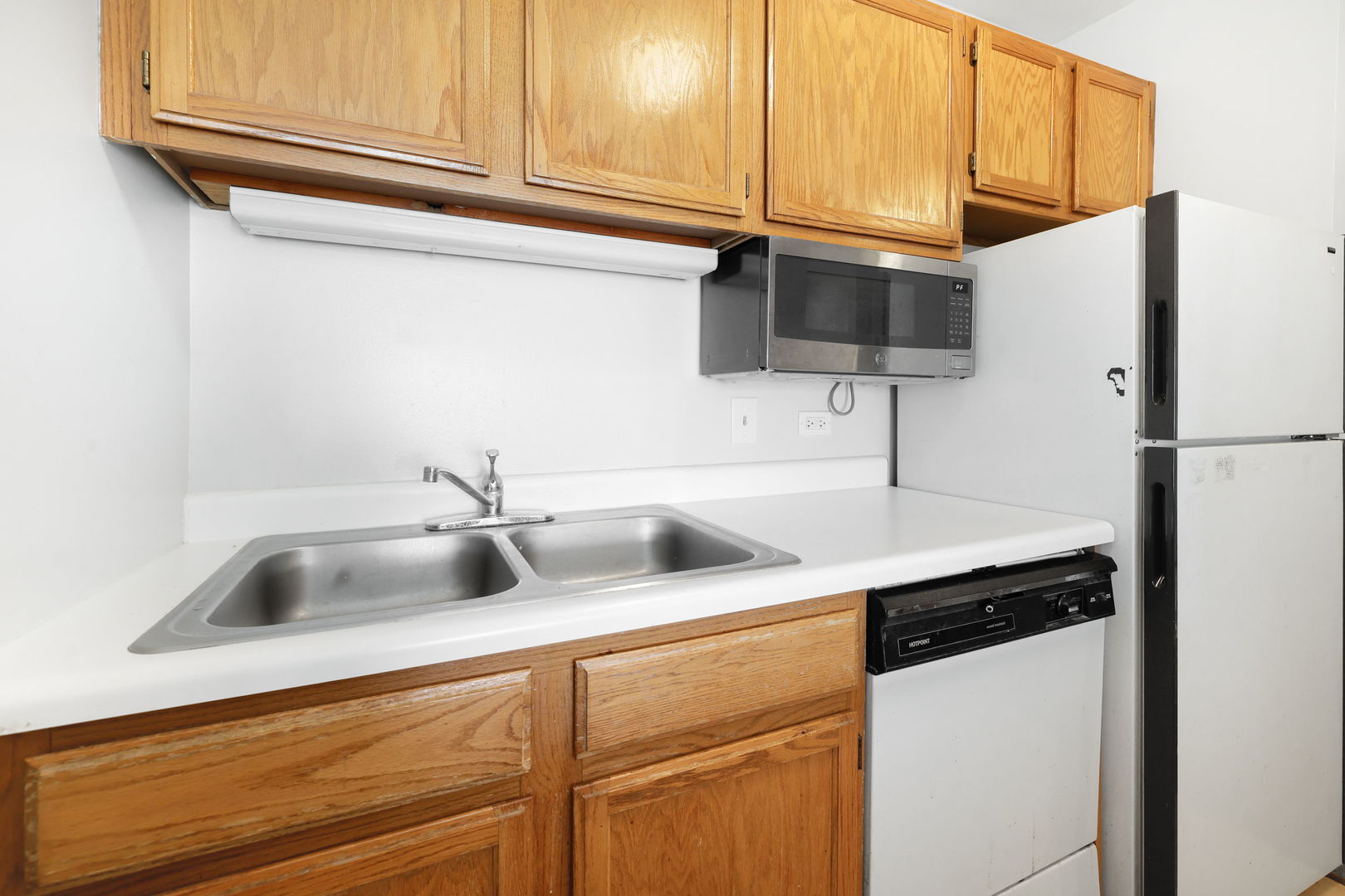 3255 Kirchoff Road, Unit 306 Rolling Meadows, IL 60008 - Photo 7 of 17