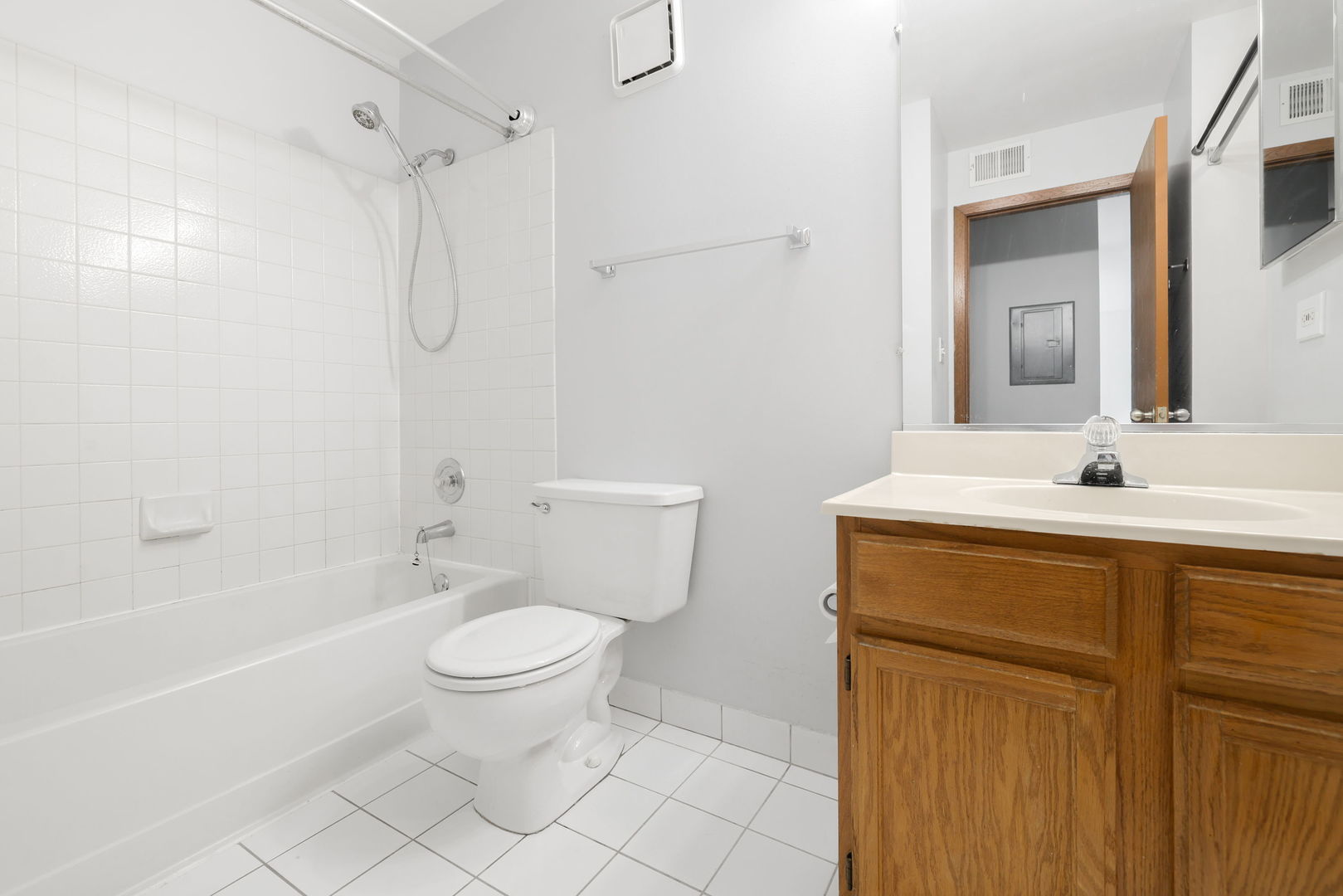 3255 Kirchoff Road, Unit 306 Rolling Meadows, IL 60008 - Photo 9 of 17