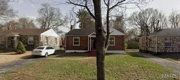 $1,450 | 8246 Montreal Drive, University City, MO 63132