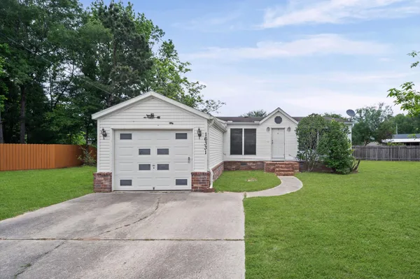 $1,550 | 16331 Texas Star Court, Conroe, TX 77302