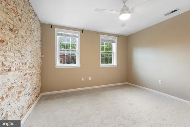 $2,950 | 106 West Lee Street, Baltimore, MD 21201