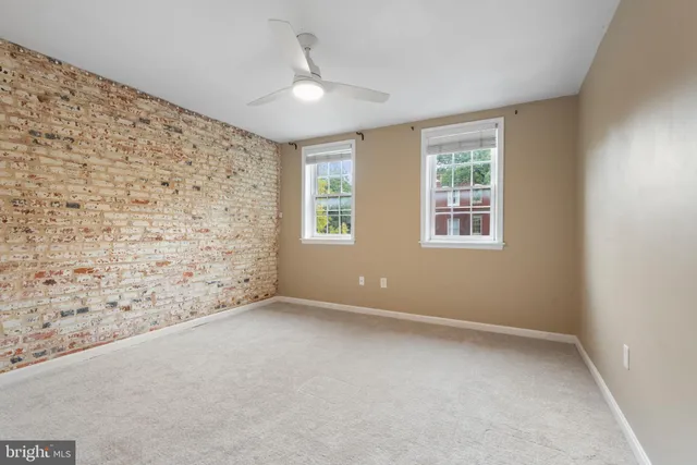 $2,950 | 106 West Lee Street, Baltimore, MD 21201