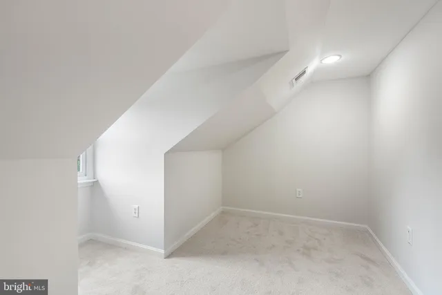 $2,950 | 106 West Lee Street, Baltimore, MD 21201