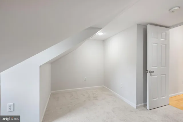 $2,950 | 106 West Lee Street, Baltimore, MD 21201