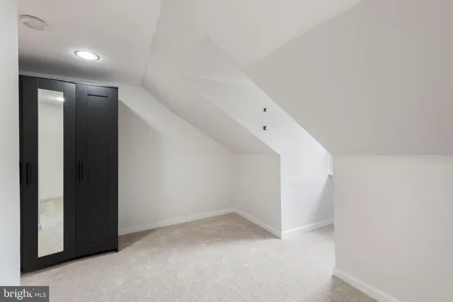 $2,950 | 106 West Lee Street, Baltimore, MD 21201