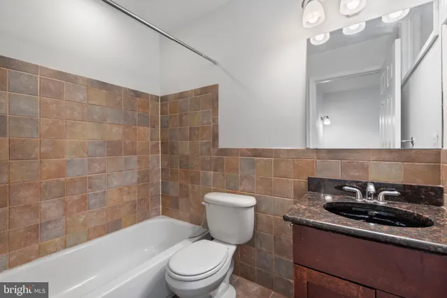 $2,950 | 106 West Lee Street, Baltimore, MD 21201