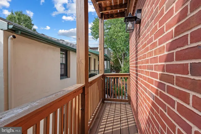 $2,950 | 106 West Lee Street, Baltimore, MD 21201