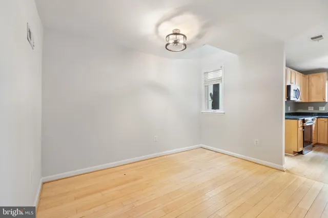 $2,950 | 106 West Lee Street, Baltimore, MD 21201