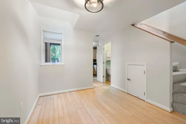 $2,950 | 106 West Lee Street, Baltimore, MD 21201