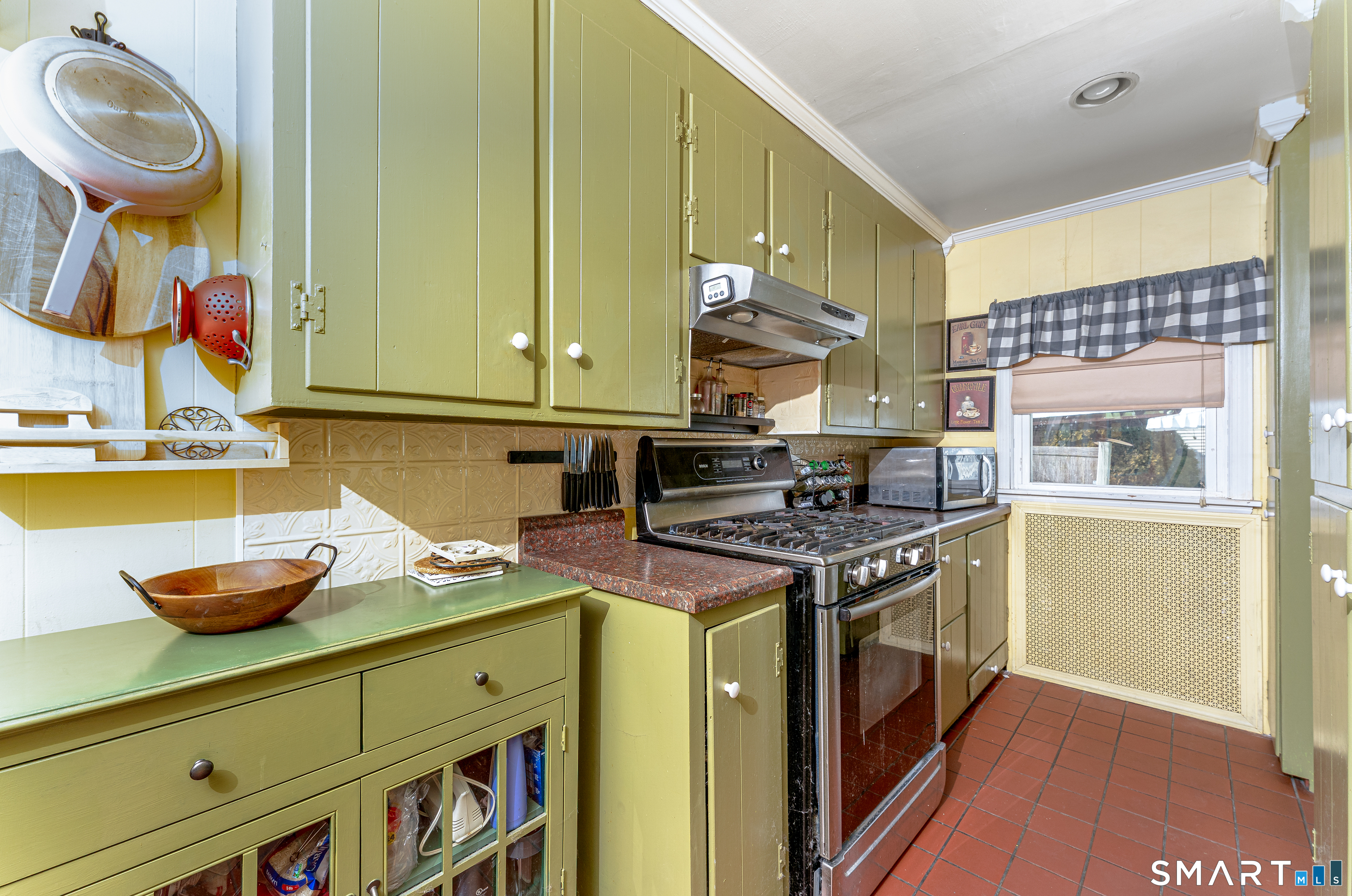 227 Rockwell Street Norwich, CT 06360 - Photo 18 of 40