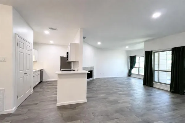 $1,499 | 9600 Royal Lane, Unit 202, Dallas, TX 75243