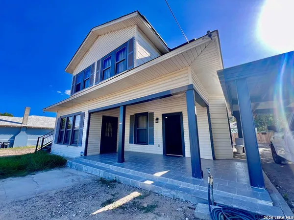 $1,750 | 959 Avenue A, Unit A, Eagle Pass, TX 78852