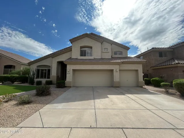 a view of house and outdoor space