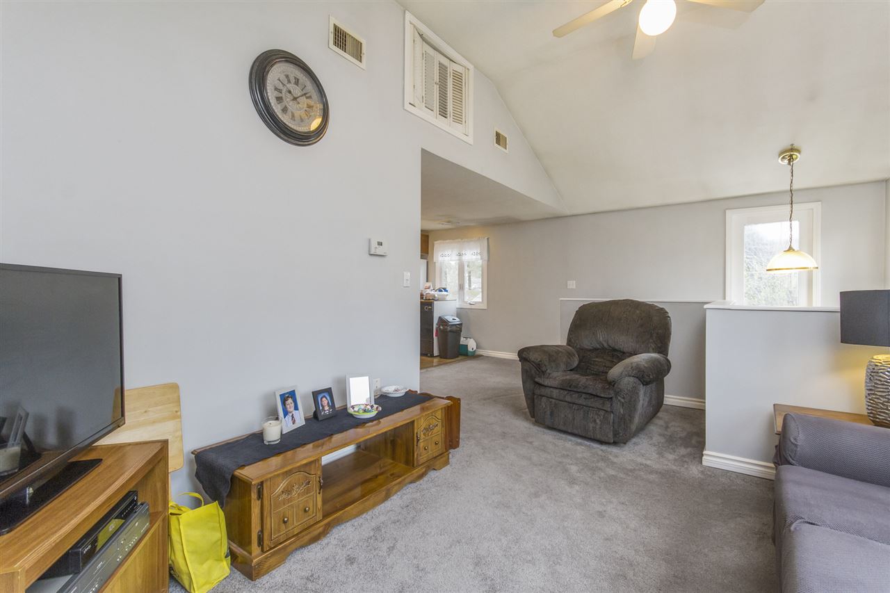 606 Collettes Grove Road Derry, NH 03038 - Photo 11 of 27