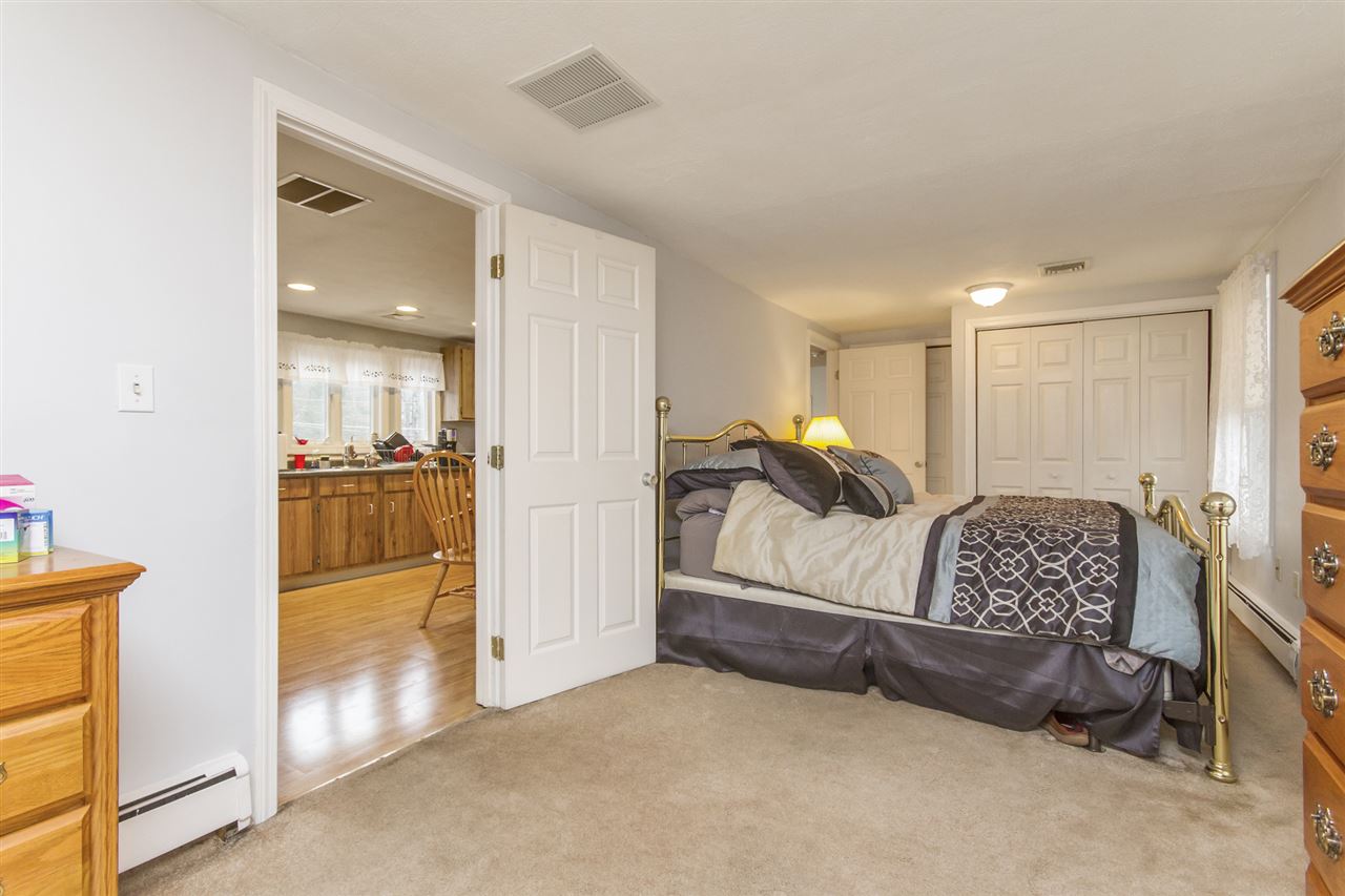606 Collettes Grove Road Derry, NH 03038 - Photo 20 of 27