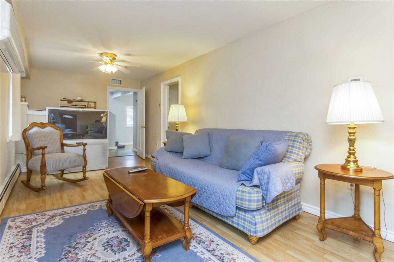 606 Collettes Grove Road Derry, NH 03038 - Photo 5 of 27