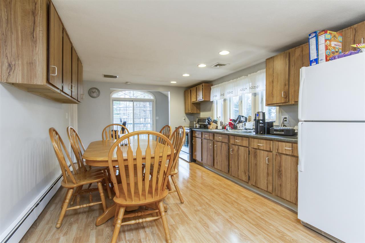 606 Collettes Grove Road Derry, NH 03038 - Photo 7 of 27