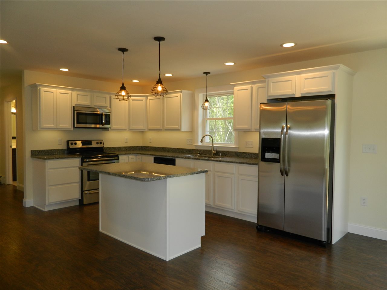 338 Shaw Road Northfield, NH 03276 - Photo 8 of 27