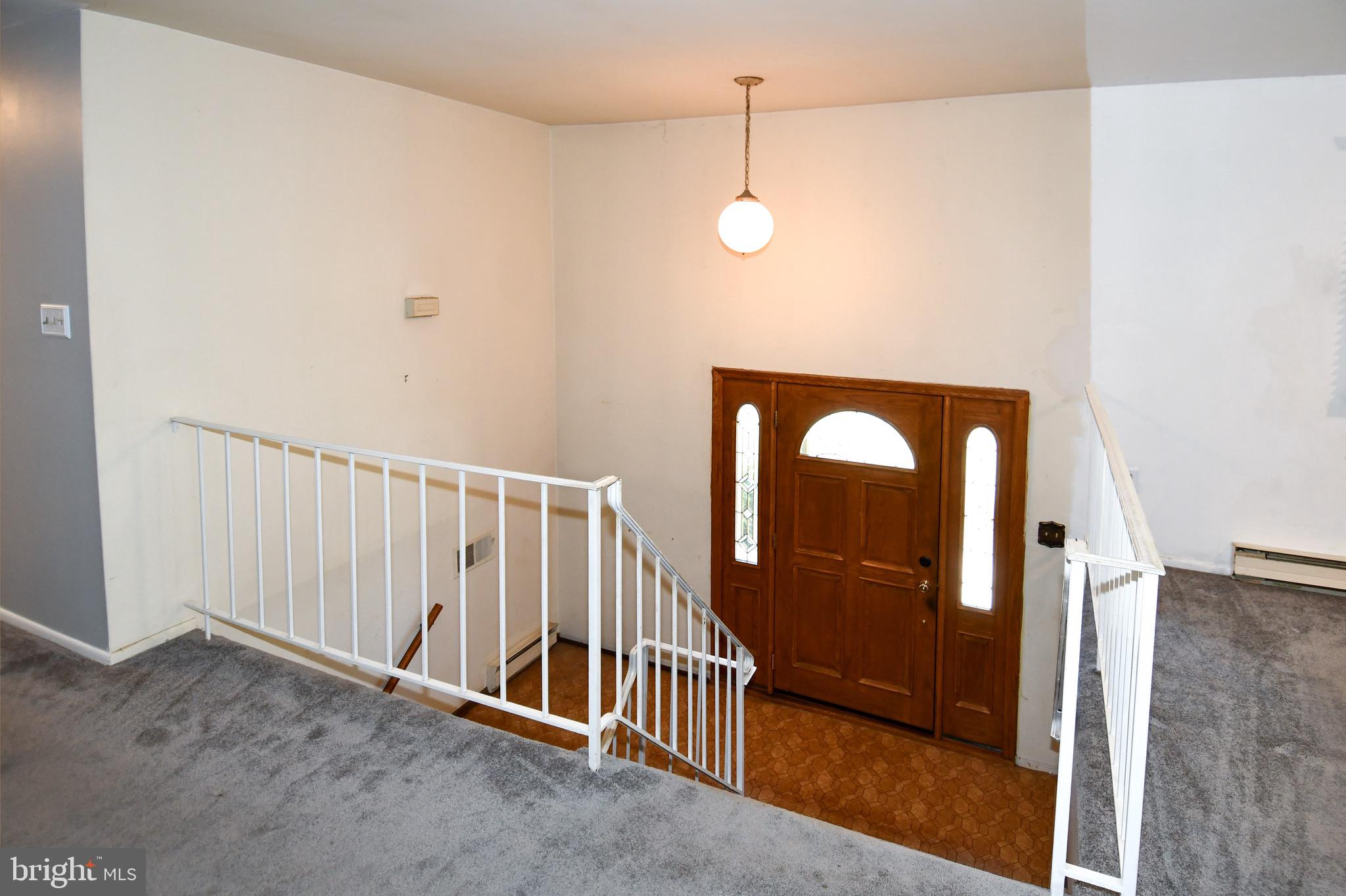 13249 Kurtz Road Woodbridge, VA 22193 - Photo 2 of 35 Foyer