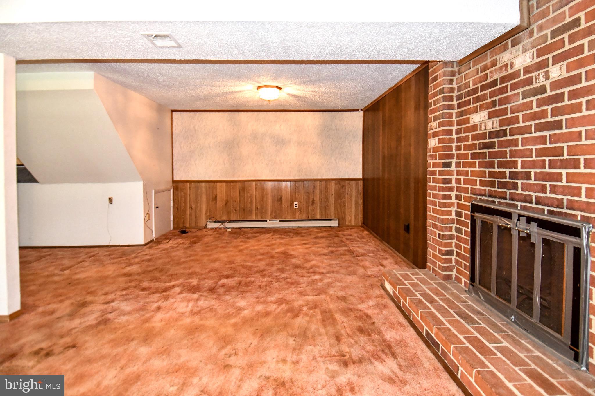 13249 Kurtz Road Woodbridge, VA 22193 - Photo 26 of 35 Family Room