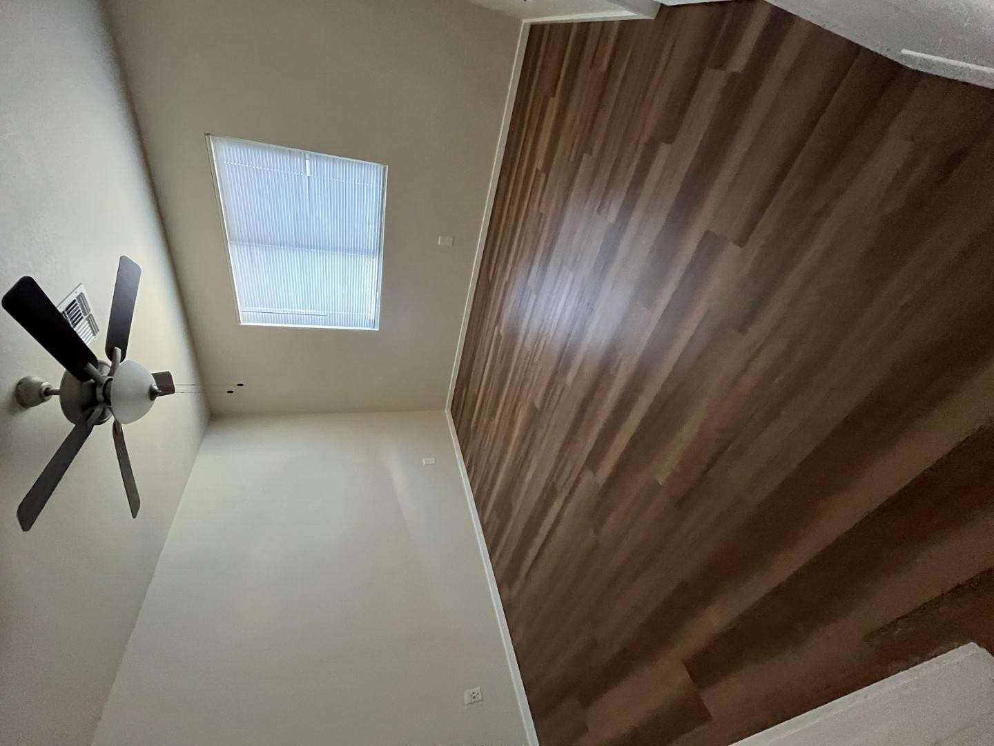 357 Cliffs Parkway, Unit H Camp Verde, AZ 86322 - Photo 8 of 15 a view of an empty room with a window