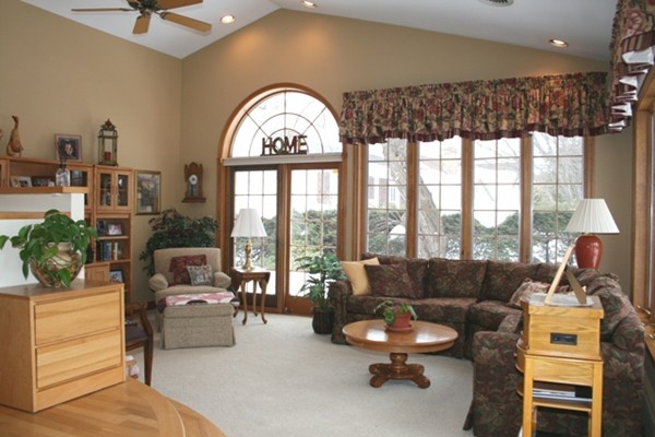 41 Sycamore Road Wakefield, MA 01880 - Photo 4 of 16 Gallery Image 4